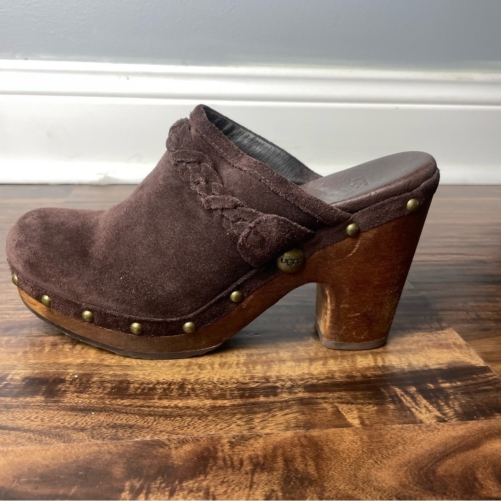 UGG BROWN Suede Slip on Mules Size 7M